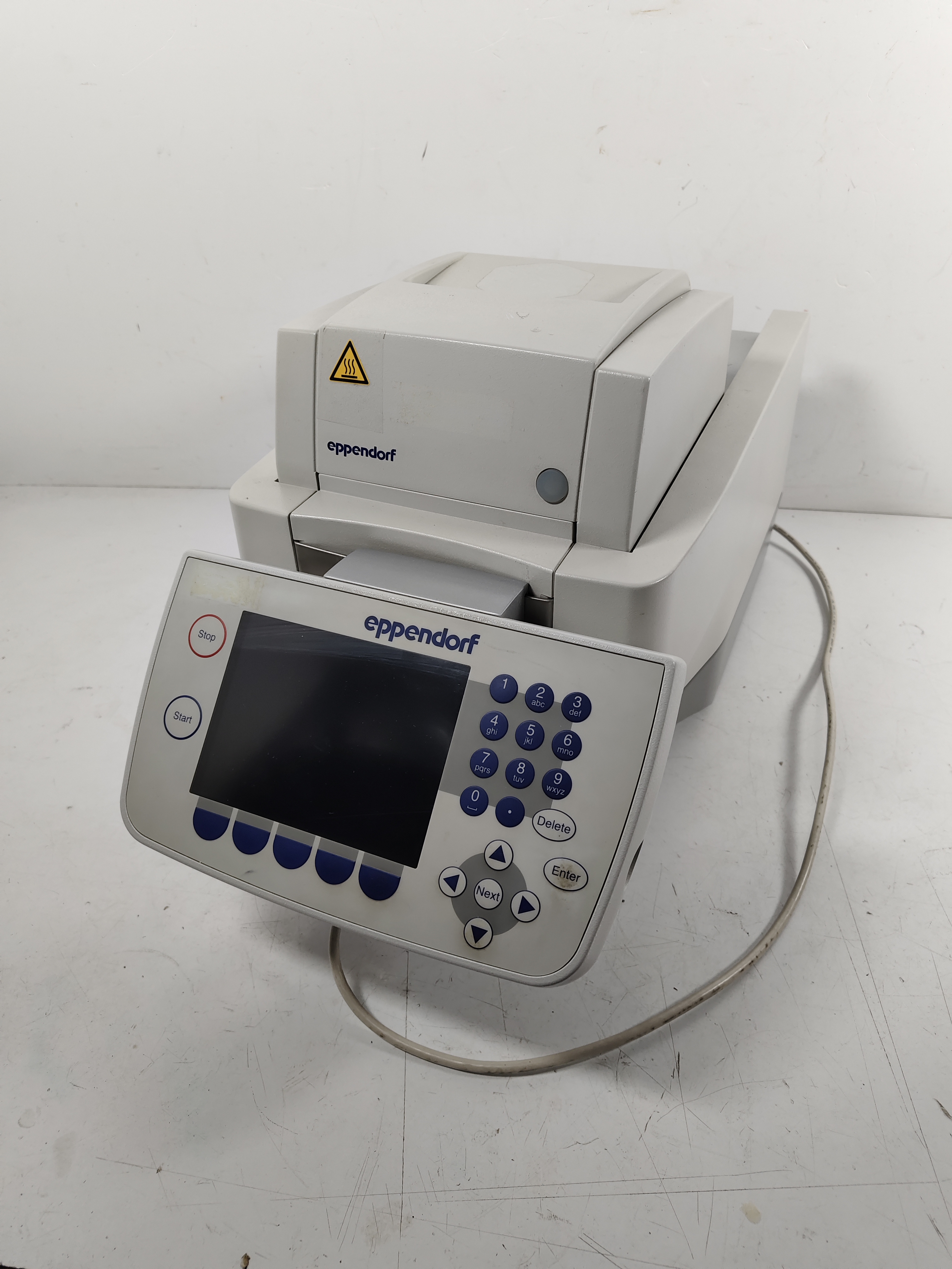 aparato laboratorio cientifico termociclador adn pantalla extraible plastico 30x25.3x54 1u